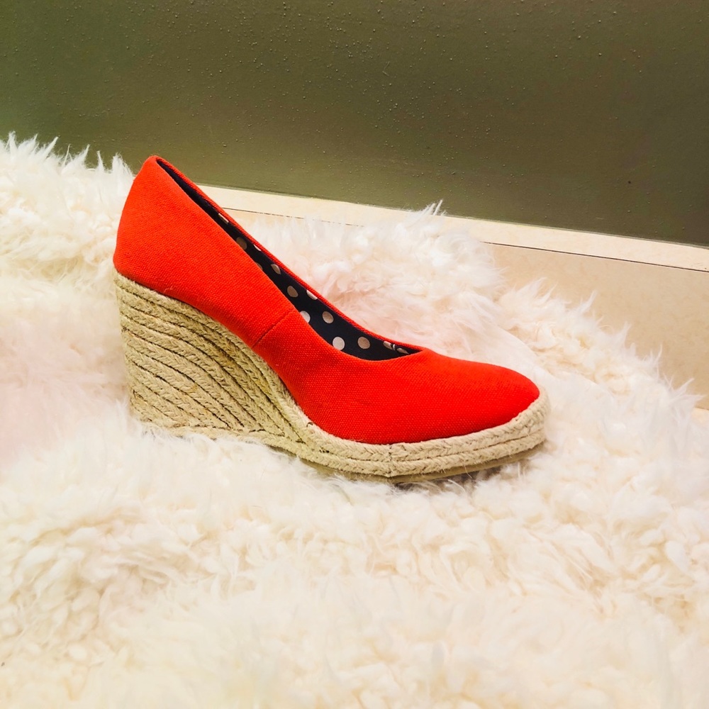 Vibrant Wedges